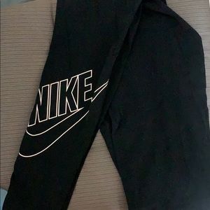 Nike logo leggings // SIZE SMALL